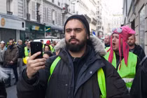 Pháp bắt giữ một thủ lĩnh của phong trào "Áo vàng"