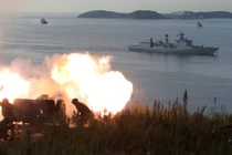 Tàu chiến Nga vây kín Syria, Mỹ vào thế khó?