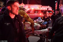 Hiện trường vụ trực thăng lao xuống sông Đông, New York