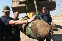 Đức di tản 10.000 người vì bom 500kg