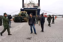 Nóng: Việt Nam bắt đầu tiếp nhận xe tăng T-90?