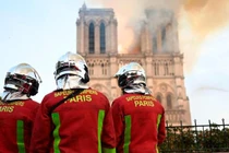 Vì sao 400 lính cứu hỏa cần đến hơn 9 giờ để dập lửa Nhà thờ Đức Bà?