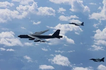 Chưa đầy một tuần, "pháo đài bay" B-52 tuần tra biển Đông hai lần