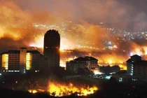 Nhà cửa cháy đen, bãi xe chỉ còn khung sau "biển lửa" ở Hàn Quốc