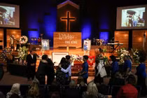 Xót xa đám tang thiếu niên anh hùng cứu bạn trong xả súng ở Mỹ