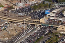 E ngại làn sóng di cư trái phép, Mỹ đóng một cửa khẩu với Mexico