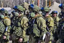 Syria “nóng rẫy”, Nga vẫn thản nhiên tập trận 