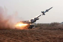 Máy bay ném bom Mỹ "ngán" tên lửa Triều Tiên nào nhất?