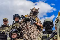 Ukraine mạnh miệng chỉ cần 3.000 quân để lấy lại Donetsk