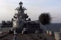 Ngắm chiến hạm Nga nã đạn, bắn tên lửa thị uy trên biển Nhật Bản
