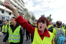 Biểu tình phản đối tăng giá nhiên liệu lan ra khắp nước Pháp