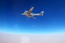 Máy bay Nga dội bom khủng bố tại thành trì cuối cùng ở Syria