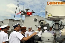 Học viên Hải quân Việt Nam "làm quen" trang bị trên tàu Sigma