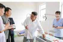 Ông Kim Jong Un thất vọng vì y tế Triều Tiên lạc hậu 