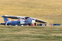 Máy bay lao vào đám đông, 11 người thương vong