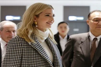Bà Ivanka Trump được chào đón như "siêu sao" tại Seoul