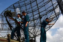 Cận cảnh "mắt thần" canh giữ trời biển miền Tây