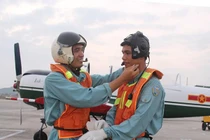 Một ngày huấn luyện của tân phi công Không quân VN