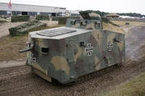  Ngắm nghía dàn xe tăng cổ “hồi sinh” giữa lòng châu Âu