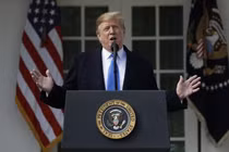 Tổng thống Trump tuyên bố tình trạng khẩn cấp quốc gia