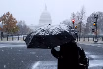Thủ đô nước Mỹ đón đợt tuyết đầu mùa lớn nhất trong 30 năm