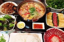 Mách bạn cách nhận biết nồi nước lẩu làm từ hóa chất