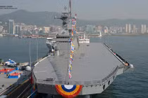 Choáng ngợp kích thước tàu đổ bộ 18.000 tấn của Hàn Quốc