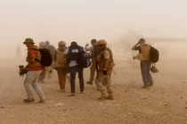 Nóng: Hình ảnh đầu tiên bên trong Deir Ezzor sau ngày giải vây