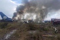 Máy bay chở 101 hành khách rơi khi đang cất cánh ở Mexico