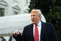 Nước Mỹ và cả thế giới đảo lộn vì cơn thịnh nộ của Tổng thống Trump