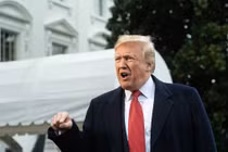 Nước Mỹ và cả thế giới đảo lộn vì cơn thịnh nộ của Tổng thống Trump