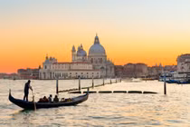 Vỡ mộng "thiên đường" Venice, ảnh khác xa so với thực tế 