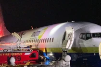 Hiện trường vụ máy bay chở 143 người lao xuống sông ở Mỹ