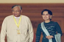 Vì sao Tổng thống Myanmar bất ngờ từ chức?