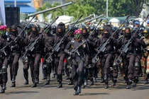 Bất ngờ lô súng “khủng” Lào muốn mua từ Indonesia