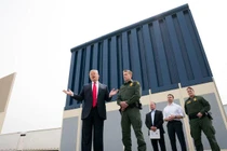 Hạ viện Mỹ đồng ý chi 5 tỉ USD cho ông Trump xây tường biên giới