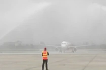 Lý giải màn phun nước khi "chuyên cơ" U23 Việt Nam hạ cánh