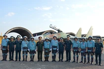 Đại tướng Ngô Xuân Lịch - Bộ trưởng Bộ Quốc phòng kiểm tra Sư đoàn 370