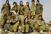 Ngắm các nữ quân nhân xinh xắn và mạnh mẽ của quân đội Israel
