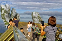 Cầu Vàng Đà Nẵng gây tiếng vang lớn trên báo chí quốc tế