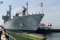 Soi bộ ba tàu chiến Ấn Độ vừa cập cảng Đà Nẵng