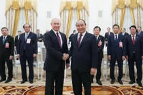 Thủ tướng Nguyễn Xuân Phúc hội kiến Tổng thống Nga Vladimir Putin