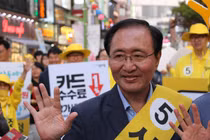 Nguyên nhân nào khiến nghị sĩ Hàn Quốc nhảy lầu tự tử?