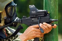 Cận cảnh khẩu tiểu liên lai súng ngắn của Đặc công Việt Nam