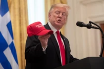 29 'tweet' và ngày điên cuồng nhất lịch sử Twitter Tổng thống Trump