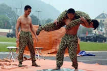 Mục kích Đặc công Việt Bắc “rèn mình luyện người“