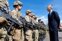 Tổng thư ký Stoltenberg: NATO sẽ đứng ngoài cuộc chiến Israel-Iran