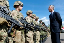 Tổng thư ký Stoltenberg: NATO sẽ đứng ngoài cuộc chiến Israel-Iran