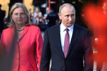 Bất ngờ dự cưới Ngoại trưởng Áo, ông Putin chơi đòn tâm lý với cả EU