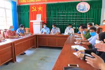 Bệnh nhân Covid-19 thứ 61 làm chủ hôn hai đám cưới và gặp một giáo viên